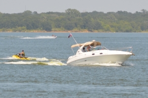 Boats-on-Lake-Lewisville