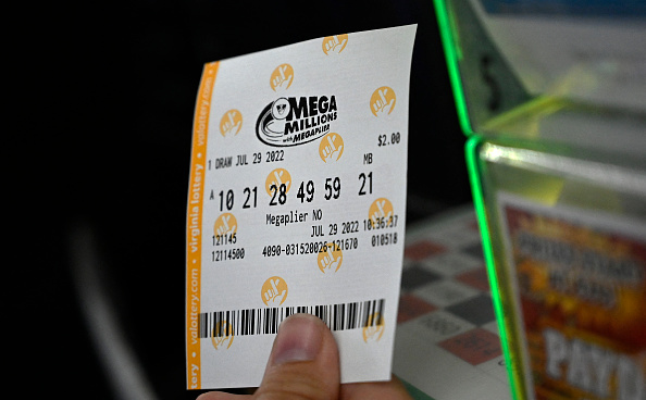 Illinois lottery ticket holder wins $1.3B from Mega Millions